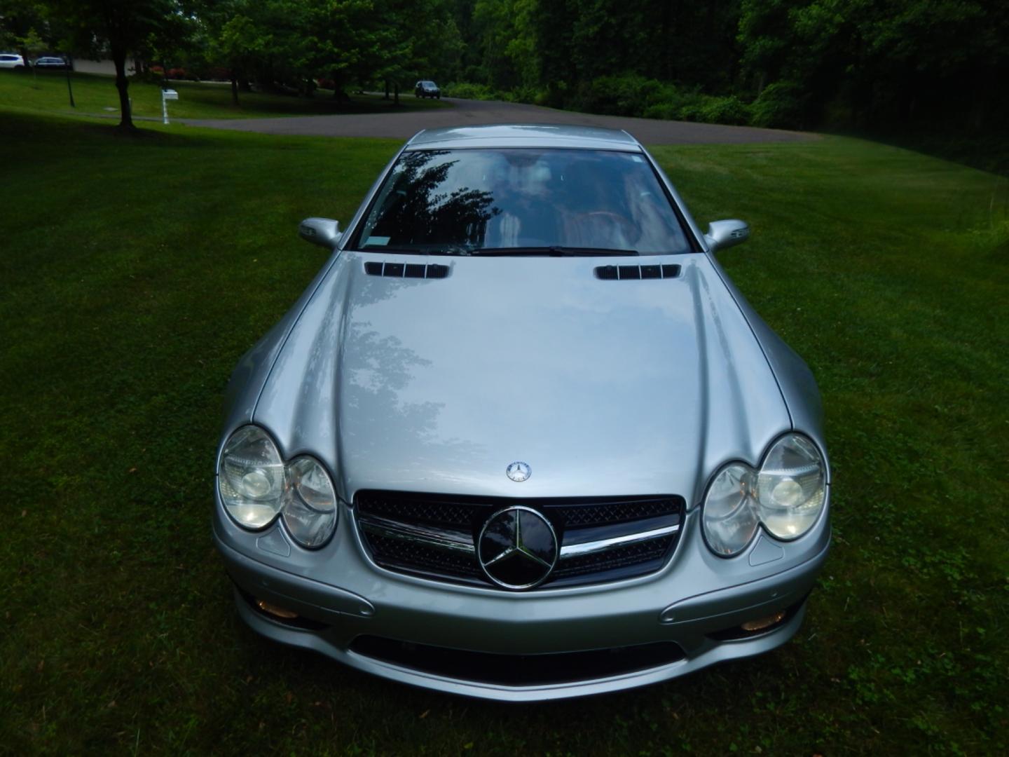 2005 brilliant silver metallic /Dark Gray leather Mercedes-Benz SL-Class sport (WDBSK76F15F) with an 5.5 Liter V12 Bi-turbo engine, 5 speed automatic transmission, located at 6528 Lower York Road, New Hope, PA, 18938, (215) 862-9555, 40.358707, -74.977882 - Here for sale is a Very clean 2005 Mercedes-Benz SL600 with sport package. Under the hood is a 5.5 liter Bi-turbo V12 making 493 horsepower and 590 foot pounds of torque. Its puts all that power to the rear wheels via a smooth shifting 5 speed automatic transmission. Features include; Dark Gray l - Photo#14